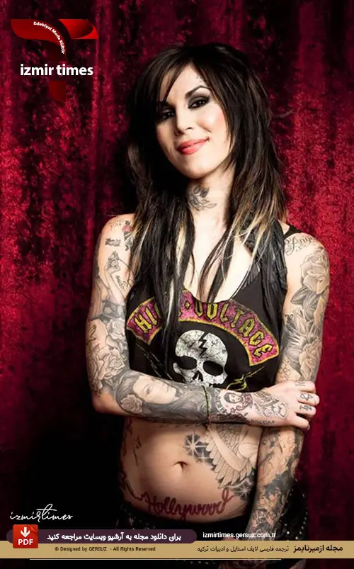 تیشرت چاپی نیم تنه دخترانه کت وون دی پرده قرمز خال کوبی